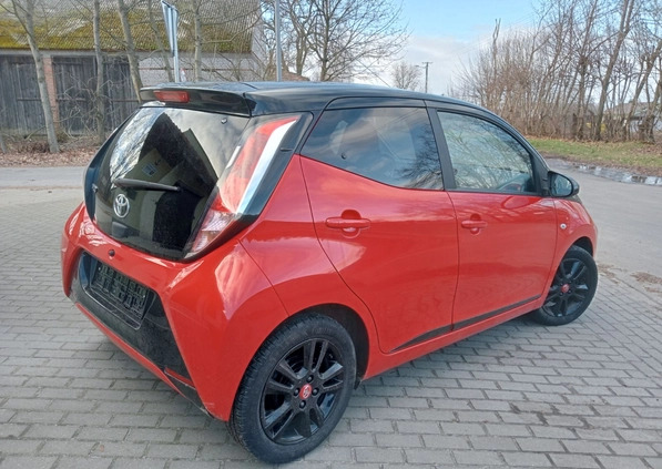 Toyota Aygo cena 33400 przebieg: 82122, rok produkcji 2017 z Pilawa małe 301